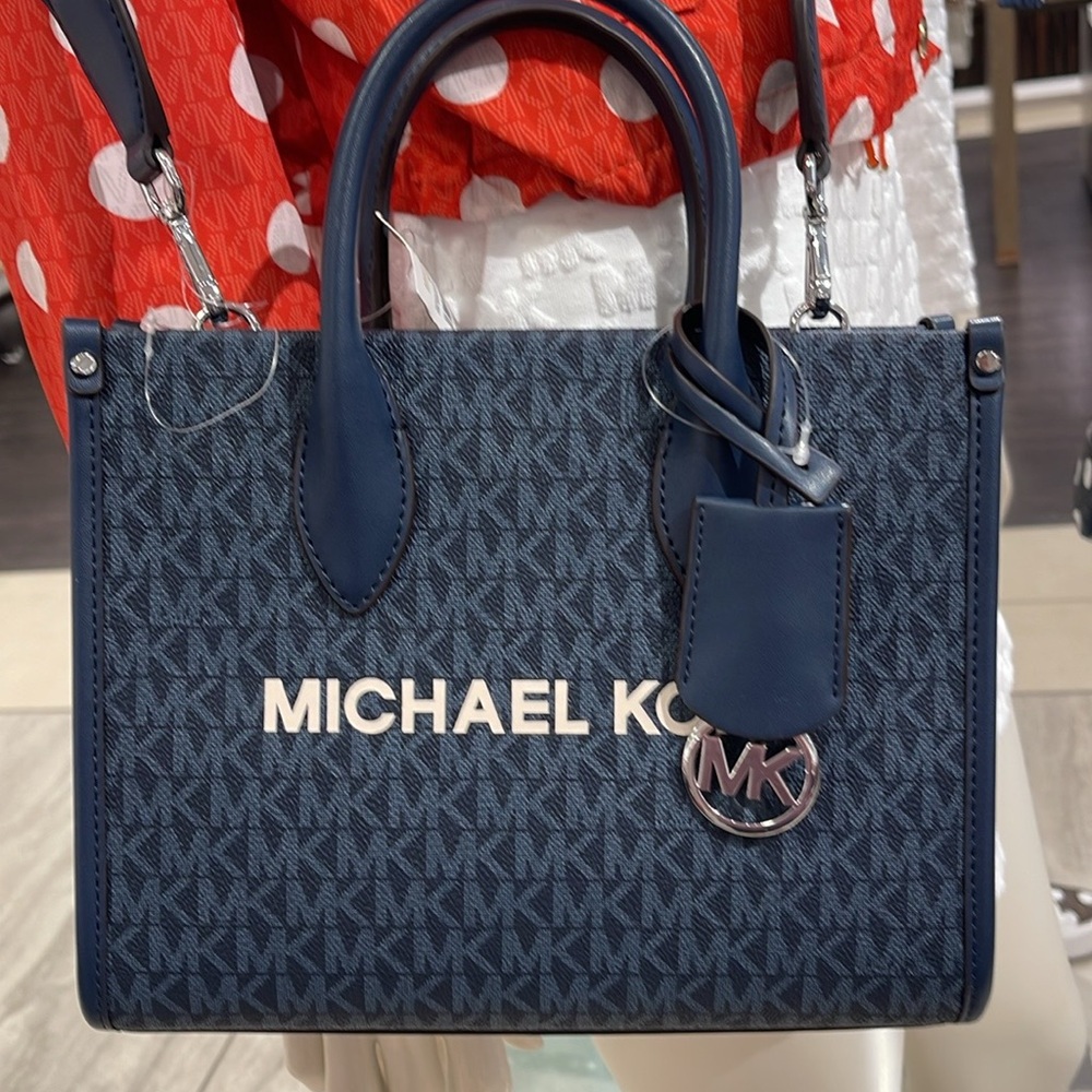 Michael Kors Mirella Small Signature Logo Shopper TZ Crossbody XBODY Bag
Admiral - Picture 7 of 16